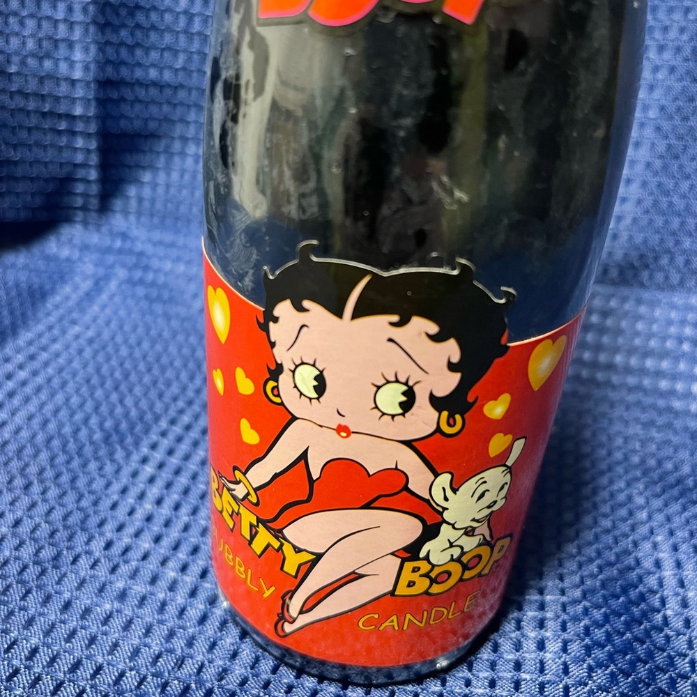 Betty Boop Bubbly Candle